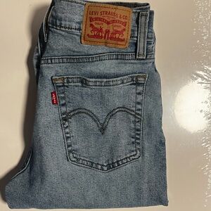 Levi’s Wedgie Straight Size 26